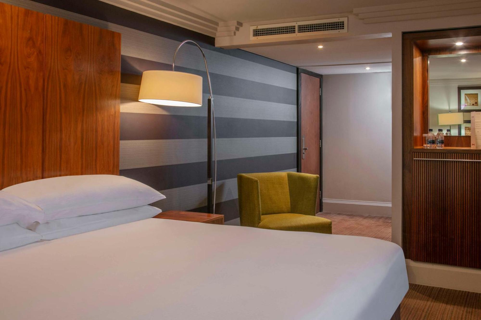 Отель Doubletree By Hilton Stratford-Upon-Avon, United Kingdom Экстерьер фото