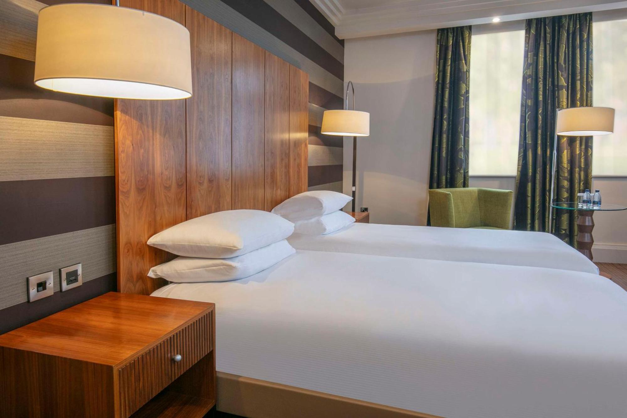 Отель Doubletree By Hilton Stratford-Upon-Avon, United Kingdom Экстерьер фото