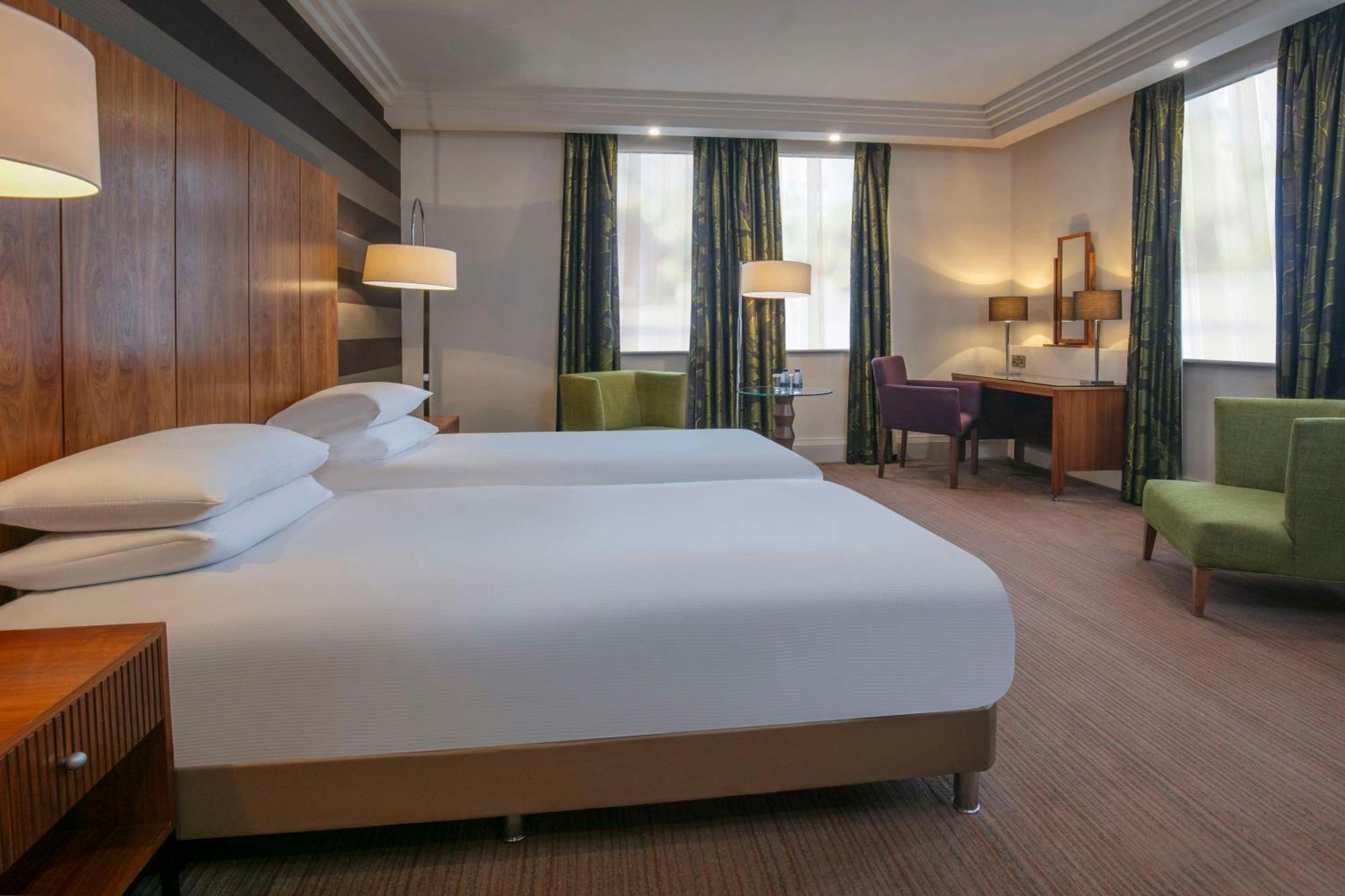 Отель Doubletree By Hilton Stratford-Upon-Avon, United Kingdom Экстерьер фото